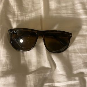 Ray-Ban “mom glasses”